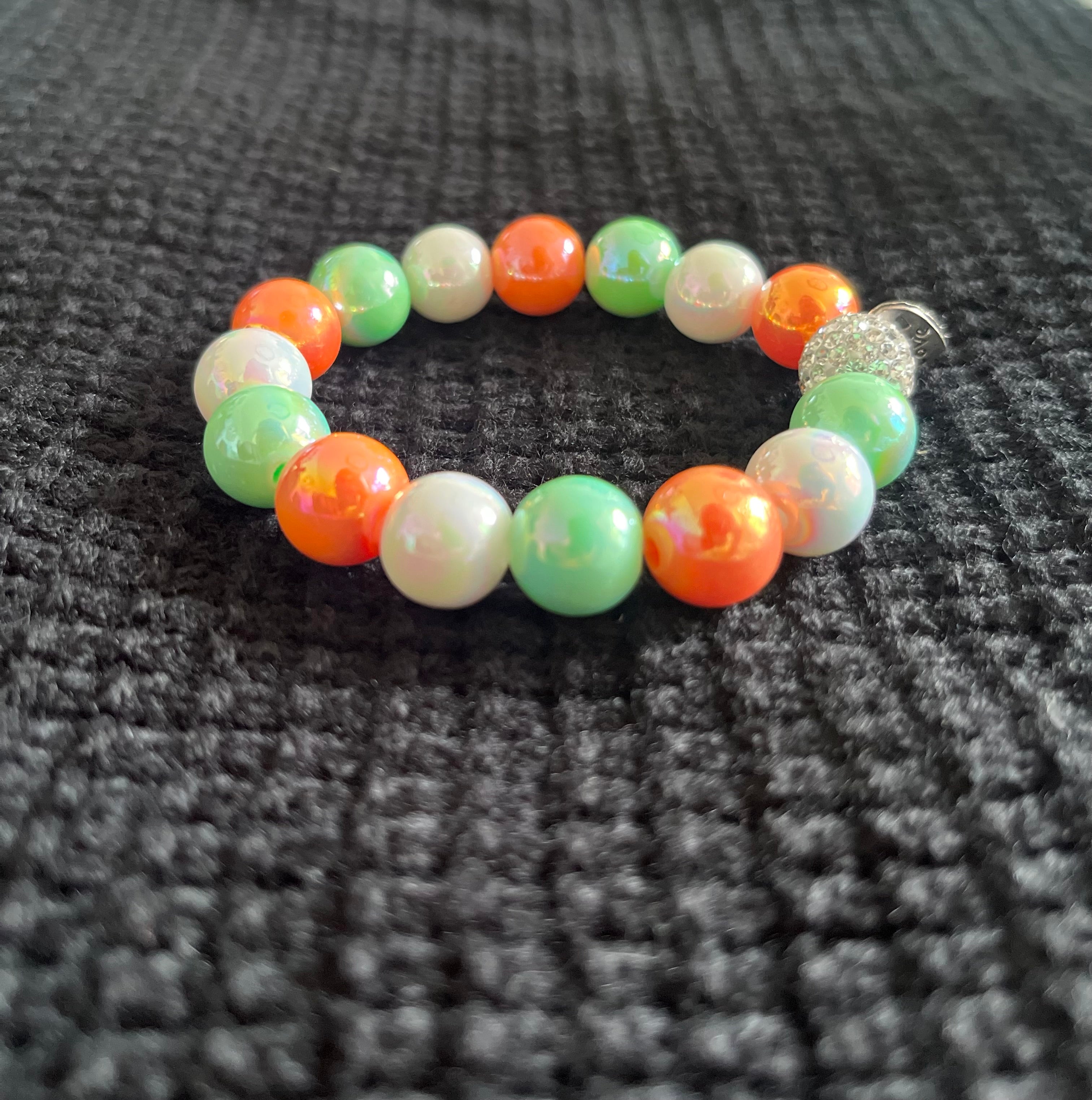 Acryl-Perlenarmband