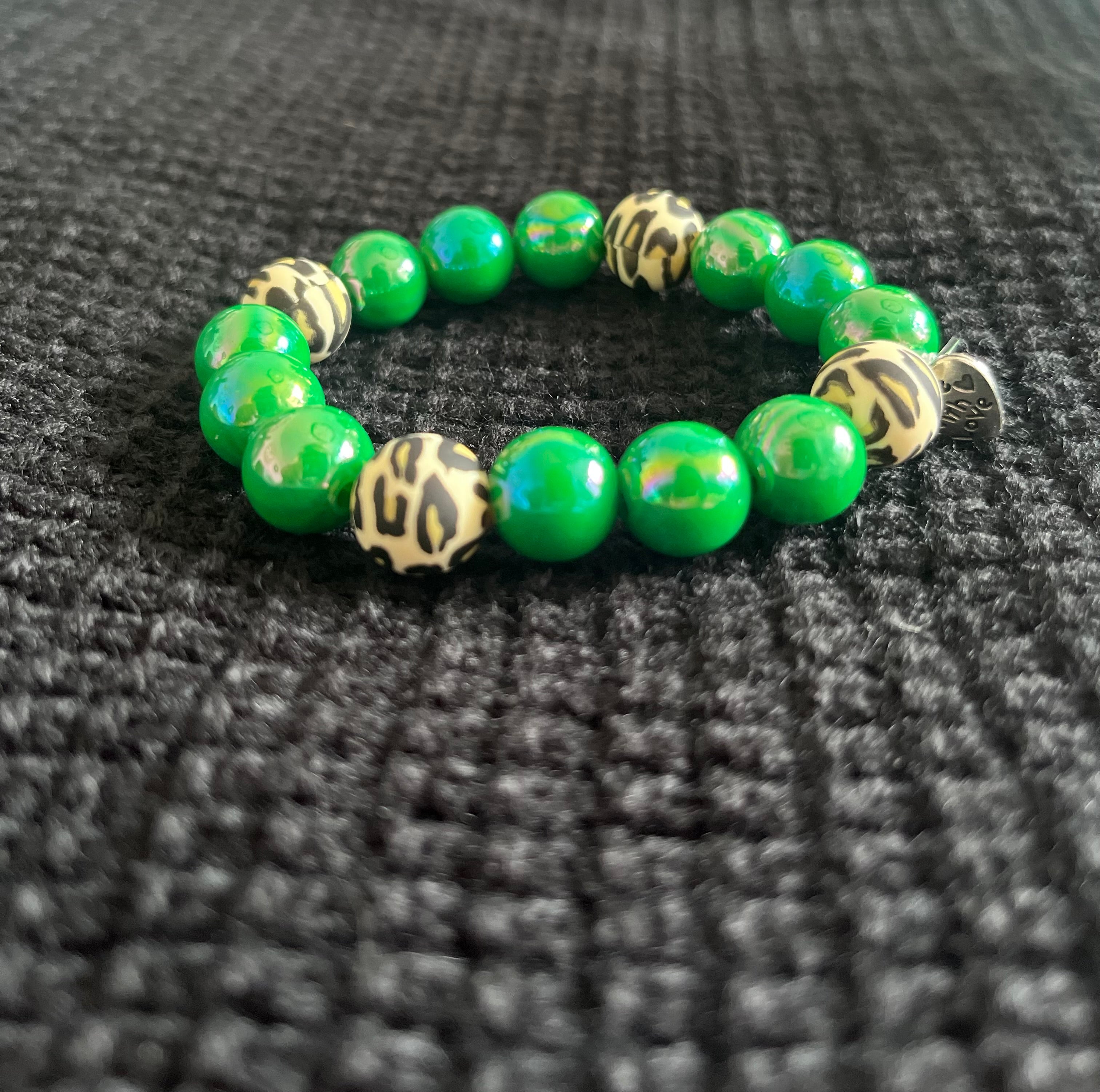 Acryl-Perlenarmband